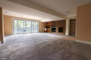 8405 Whitman Dr, Bethesda, MD 20817 - Photo 19