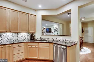 201 High Gables Dr, Gaithersburg, MD 20878 - Photo 7