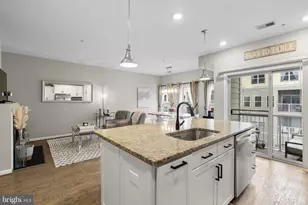 121 Copley Cir, Gaithersburg, MD 20878 - Photo 3