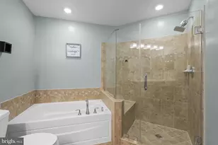 121 Copley Cir, Gaithersburg, MD 20878 - Photo 29