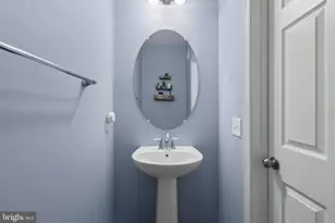 121 Copley Cir, Gaithersburg, MD 20878 - Photo 23