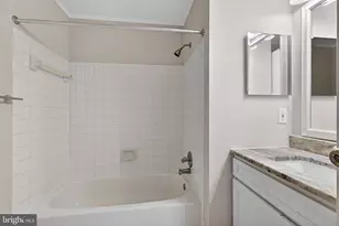20202 Waterside Dr, Germantown, MD 20874 - Photo 15