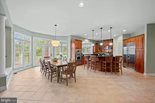 12610 Hill Creek Ln, Potomac, MD 20854 - Photo 11