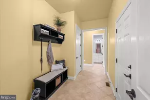 12610 Hill Creek Ln, Potomac, MD 20854 - Photo 17