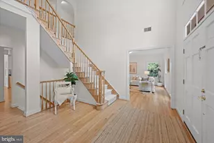 7016 Fawn Trail Ct, Bethesda, MD 20817 - Photo 3