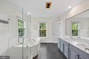 7016 Fawn Trail Ct, Bethesda, MD 20817 - Photo 21