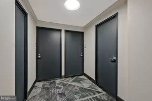 10201 Grosvenor Pl, Rockville, MD 20852 - Photo 23