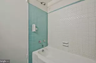 10201 Grosvenor Pl, Rockville, MD 20852 - Photo 17