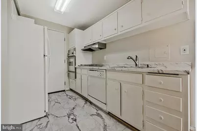 10201 Grosvenor Place #1222, Rockville, MD 20852 - Photo 9