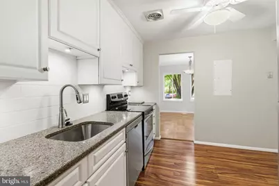 5817 Edson Lane #101, Rockville, MD 20852 - Photo 7