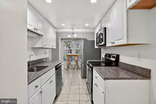 9904 Tambay Ct, Montgomery Village, MD 20886 - Photo 5