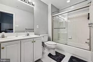 210 Twelve Oaks Dr, Gaithersburg, MD 20878 - Photo 11