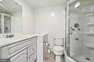 210 Twelve Oaks Dr, Gaithersburg, MD 20878 - Photo 25