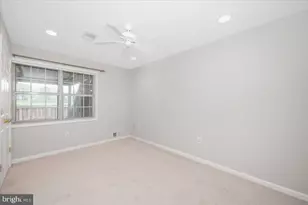 20409 Remsbury Pl, Gaithersburg, MD 20886 - Photo 29