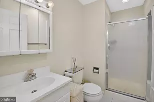 8601 Split Oak Cir, Bethesda, MD 20817 - Photo 45