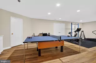 8601 Split Oak Cir, Bethesda, MD 20817 - Photo 39