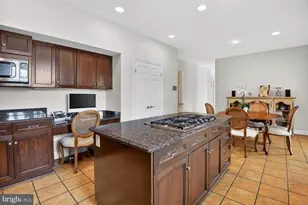 8601 Split Oak Cir, Bethesda, MD 20817 - Photo 11