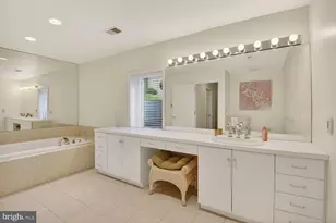8601 Split Oak Cir, Bethesda, MD 20817 - Photo 43