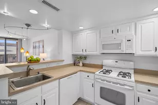 11710 Old Georgetown Rd, Rockville, MD 20852 - Photo 7