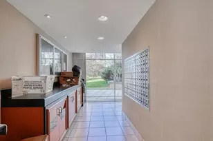 10201 Grosvenor Pl, Rockville, MD 20852 - Photo 3