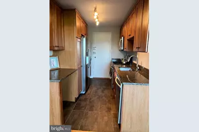 10201 Grosvenor Place #816, Rockville, MD 20852 - Photo 13