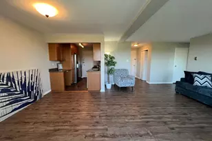 10201 Grosvenor Pl, Rockville, MD 20852 - Photo 11