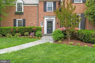3701 Blackthorn Ct, Chevy Chase, MD 20815 - Photo 3