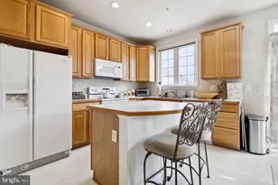 310 Garden View Square, Rockville, MD 20850 - Photo 5