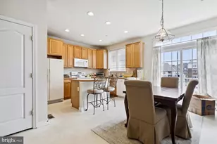 310 Garden View Square, Rockville, MD 20850 - Photo 7
