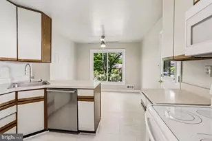 14403 Butternut Ct, Rockville, MD 20853 - Photo 9
