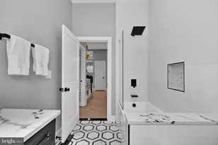 7121 W Greenvale Pkwy, Chevy Chase, MD 20815 - Photo 15