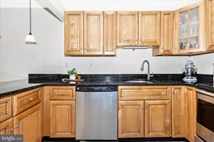 9409 Chatteroy Pl, Montgomery Village, MD 20886 - Photo 7