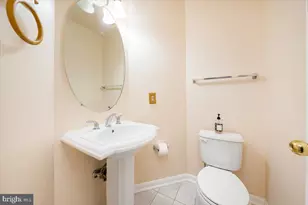 12121 Amber Ridge Cir, Germantown, MD 20876 - Photo 15