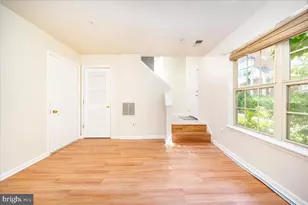 12121 Amber Ridge Cir, Germantown, MD 20876 - Photo 9