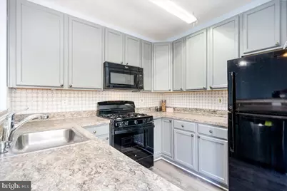 12121 Amber Ridge Circle, Germantown, MD 20876 - Photo 7