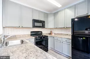 12121 Amber Ridge Cir, Germantown, MD 20876 - Photo 7