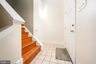 12121 Amber Ridge Cir, Germantown, MD 20876 - Photo 11