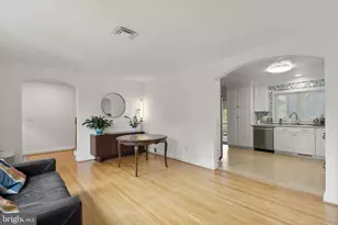10301 Crestmoor Dr, Silver Spring, MD 20901 - Photo 9
