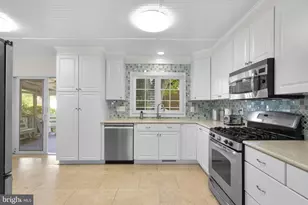 10301 Crestmoor Dr, Silver Spring, MD 20901 - Photo 11