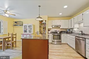 9434 Fern Hollow Way, Montgomery Village, MD 20886 - Photo 3