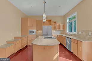 7607 Newmarket Dr, Bethesda, MD 20817 - Photo 9