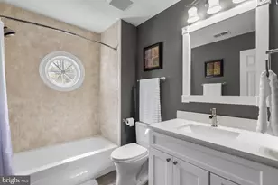 7805 Heritage Farm Dr, Gaithersburg, MD 20886 - Photo 51