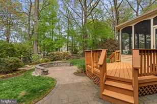 7805 Heritage Farm Dr, Gaithersburg, MD 20886 - Photo 9