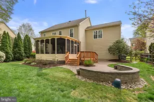 7805 Heritage Farm Dr, Gaithersburg, MD 20886 - Photo 3