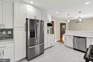 9715 De Paul Dr, Bethesda, MD 20817 - Photo 37
