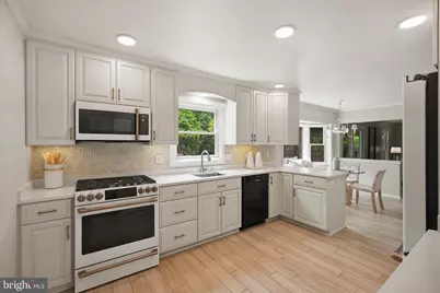 8100 Buckspark Lane E, Potomac, MD 20854 - Photo 7