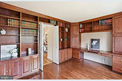 8100 Buckspark Lane E, Potomac, MD 20854 - Photo 13