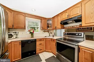 14 Pine Ridge Ct, Germantown, MD 20874 - Photo 15