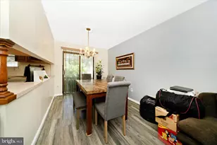 14 Pine Ridge Ct, Germantown, MD 20874 - Photo 11