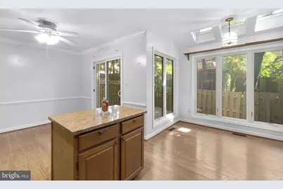 20323 Cedarhurst Way, Germantown, MD 20876 - Photo 9